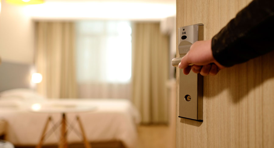 Desinfección de hoteles: cómo la tecnología ayuda a optimizar tiempos y reducir costes